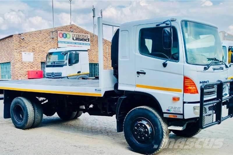 Hino 500 1322 4x4 Camion altro