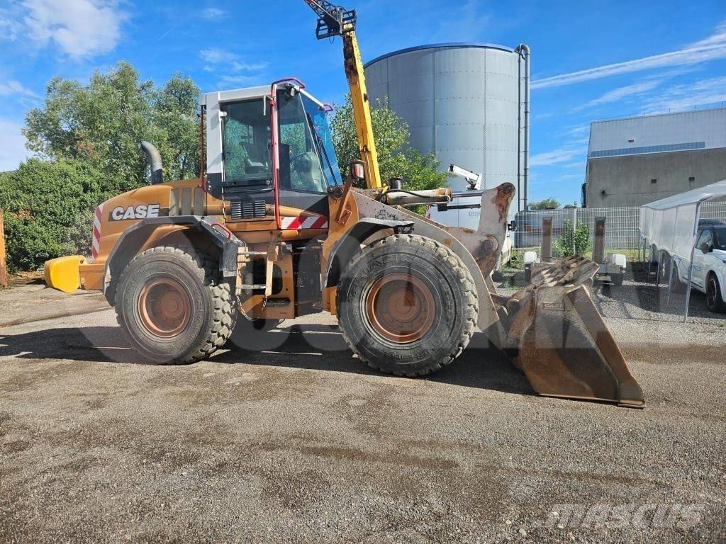 CASE 621 D Pale gommate