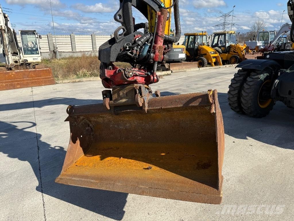 JCB Hydradig Escavatori gommati