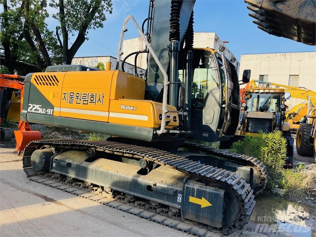 Hyundai 225 lc 9t Escavatori cingolati
