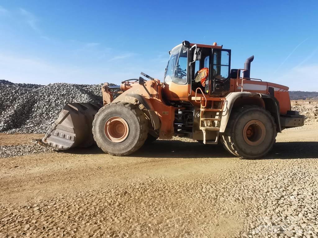 Doosan DL 400 Pale gommate