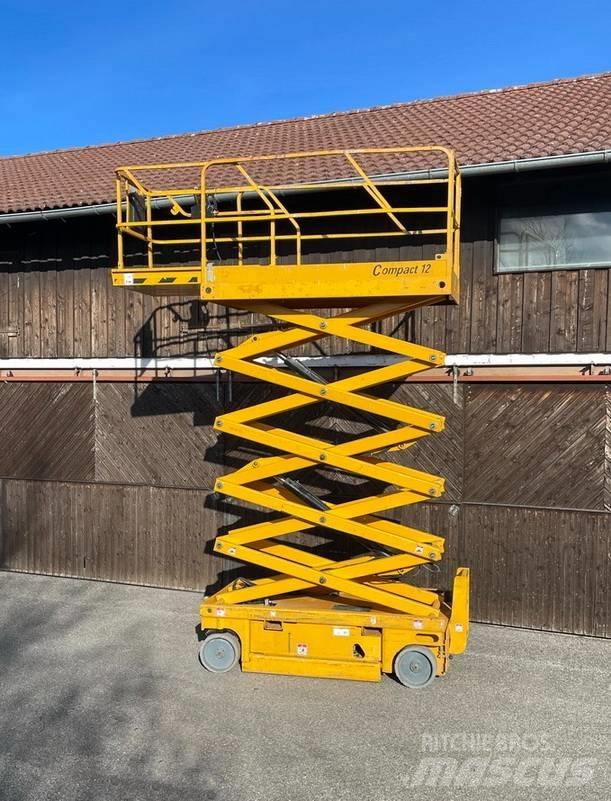 Haulotte Compact 12 Piattaforme a pantografo