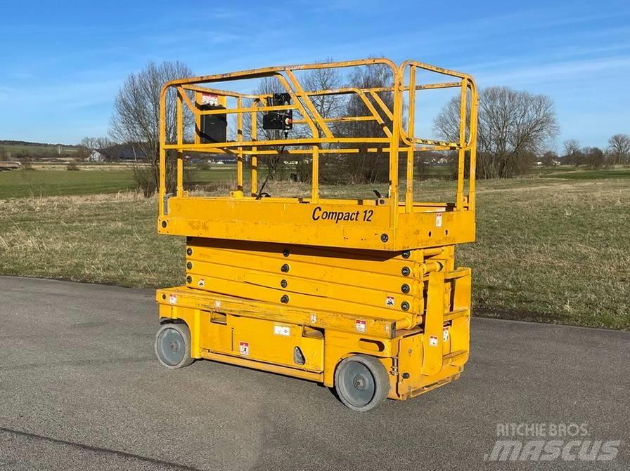 Haulotte Compact 12 Piattaforme a pantografo