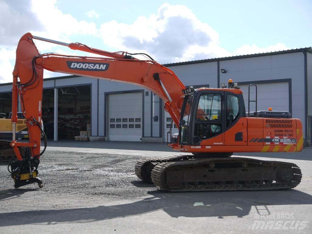 Doosan DX 225 LC-3 Escavatori cingolati