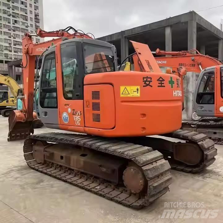 Hitachi ZX135US Escavatori cingolati