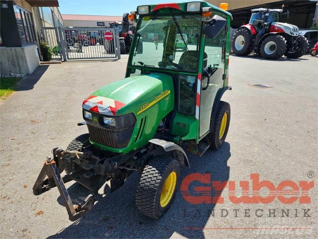 John Deere 2320 Trattori