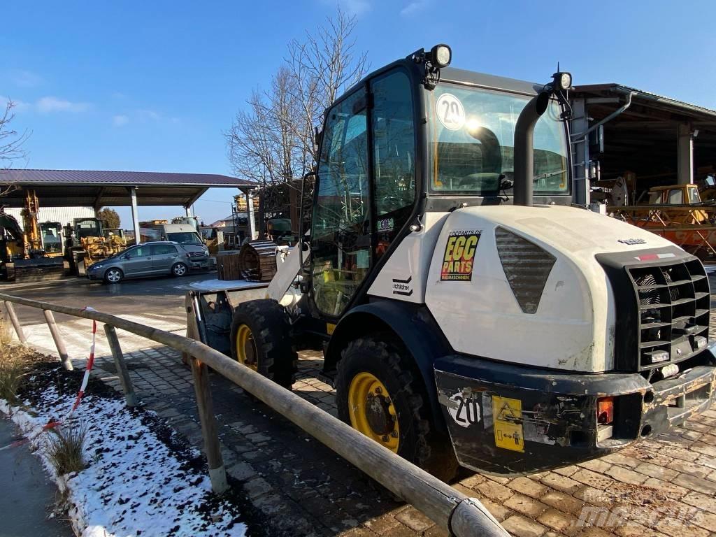 Komatsu WA 70-7 Pale gommate