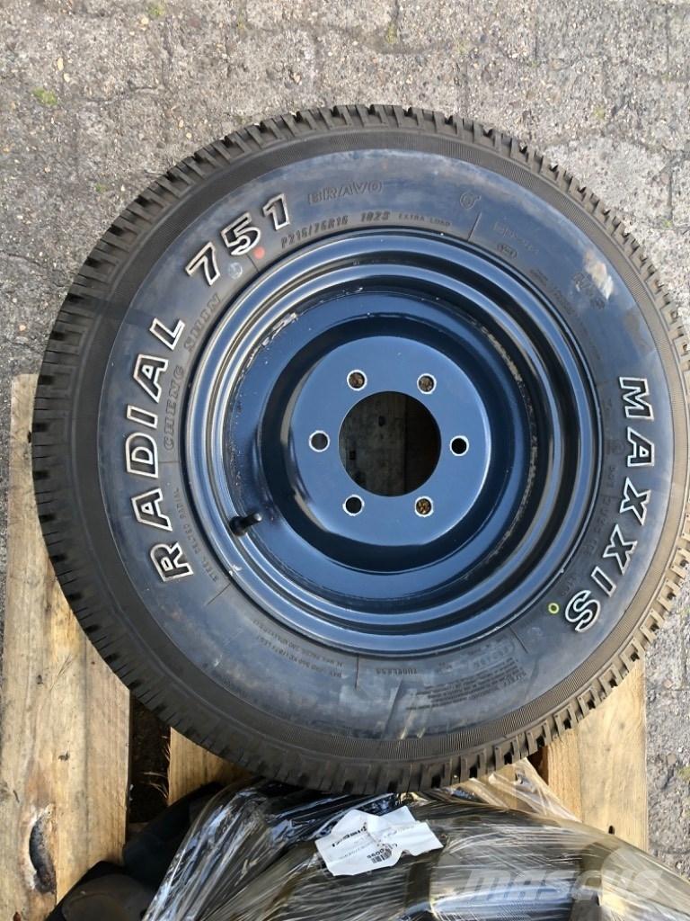  Radial 751 Trattori compatti