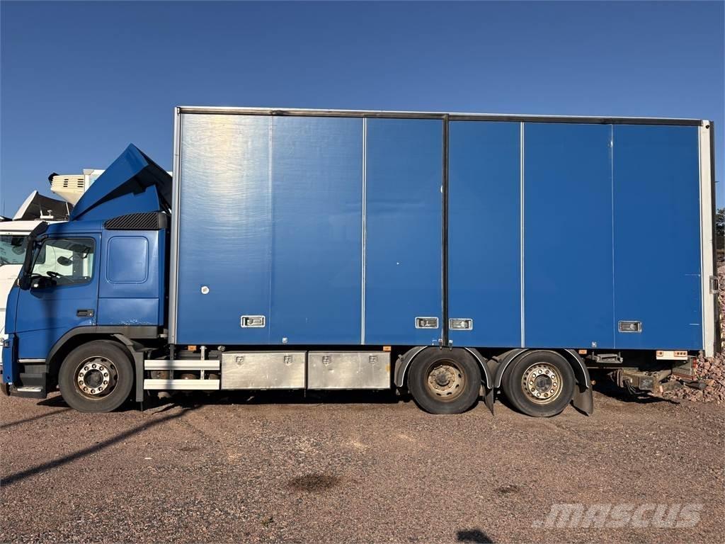 Volvo FM330 6x2 Camion cassonati