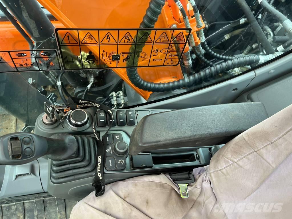 Doosan DX 140 LC Escavatori cingolati