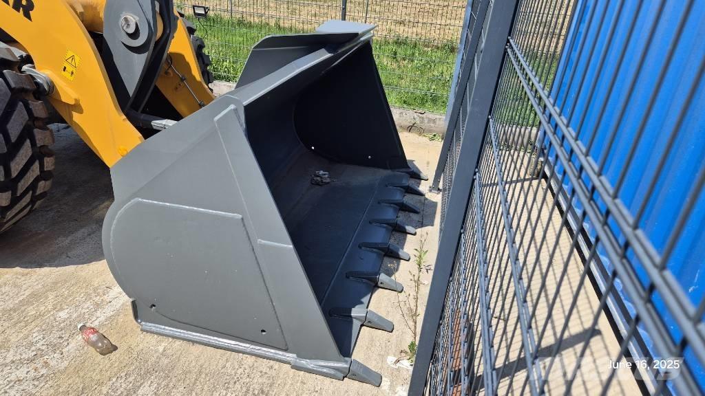 Liebherr L546 Pale gommate