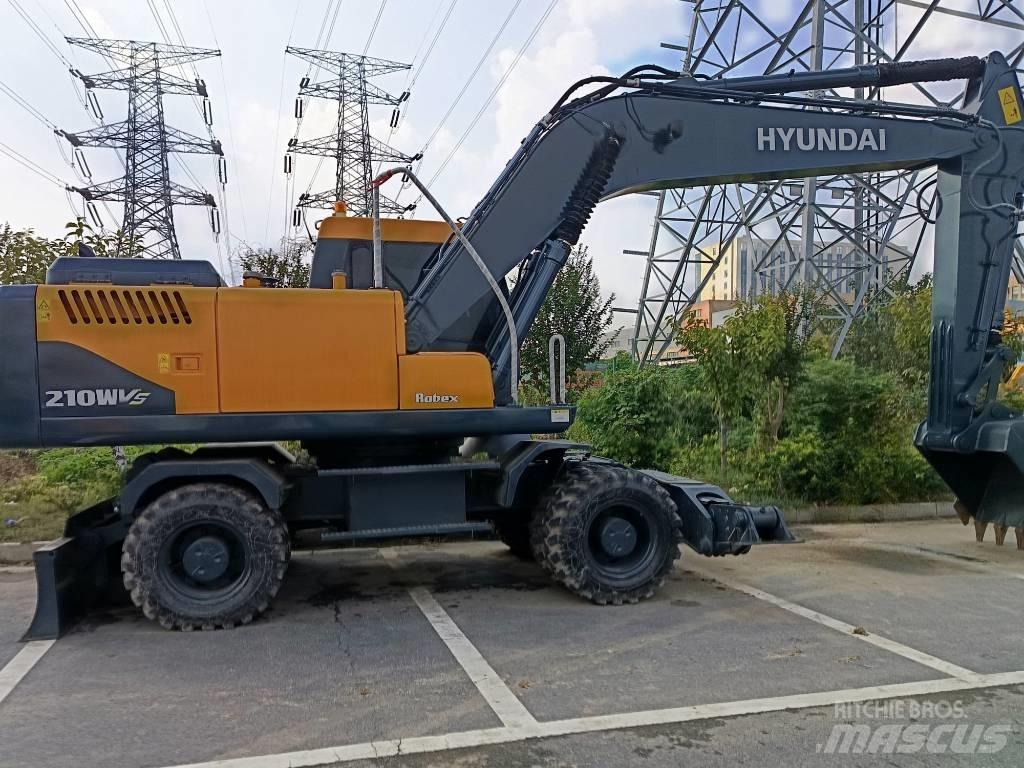 Hyundai R210W Escavatori gommati