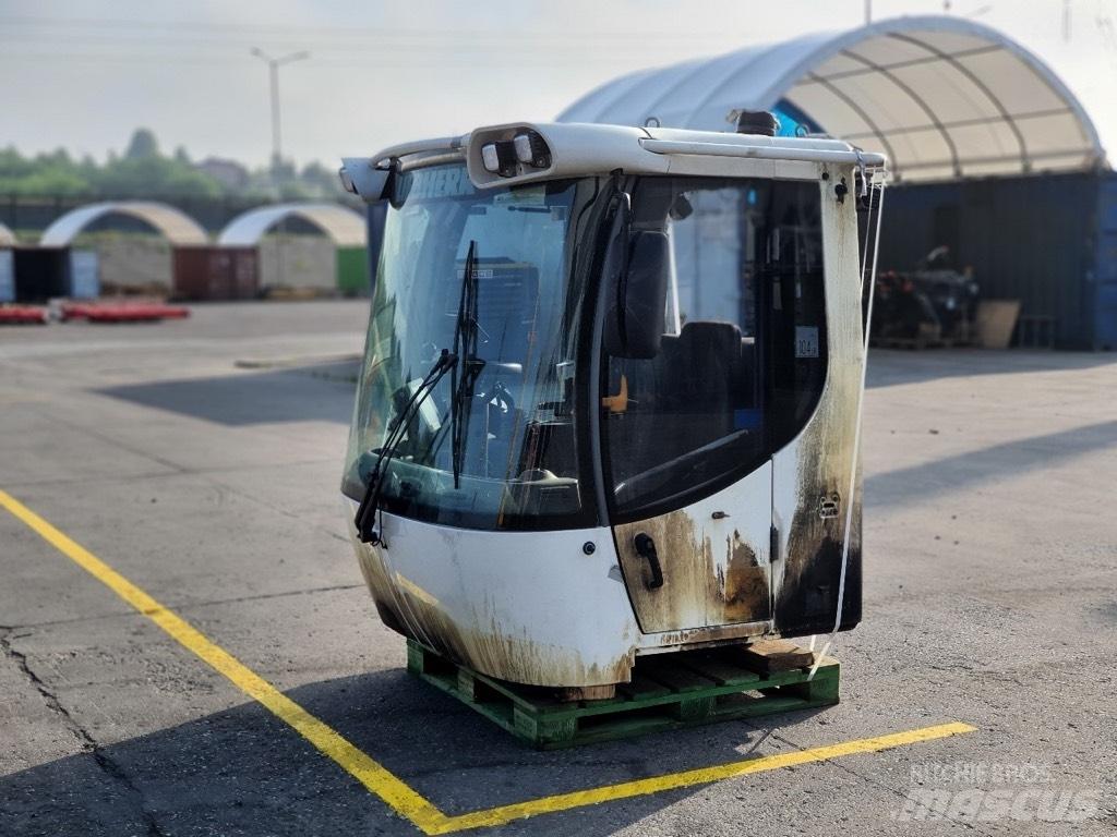 Liebherr L 550 CAB Cabine e interni