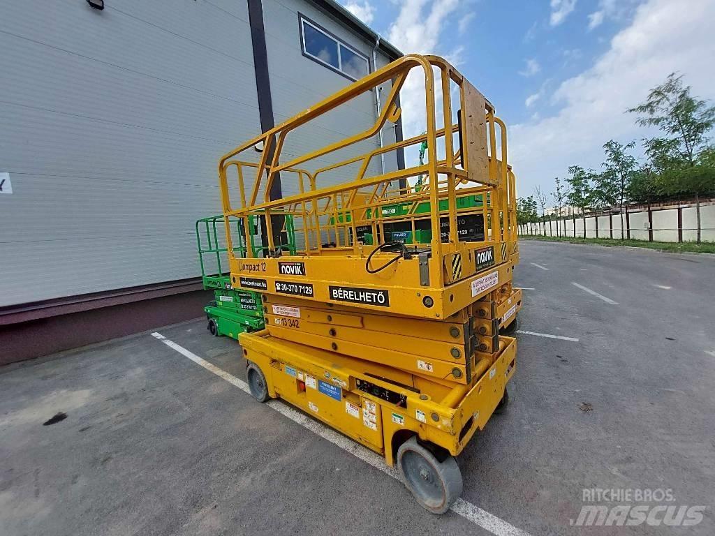 Haulotte Compact 12 Piattaforme a pantografo