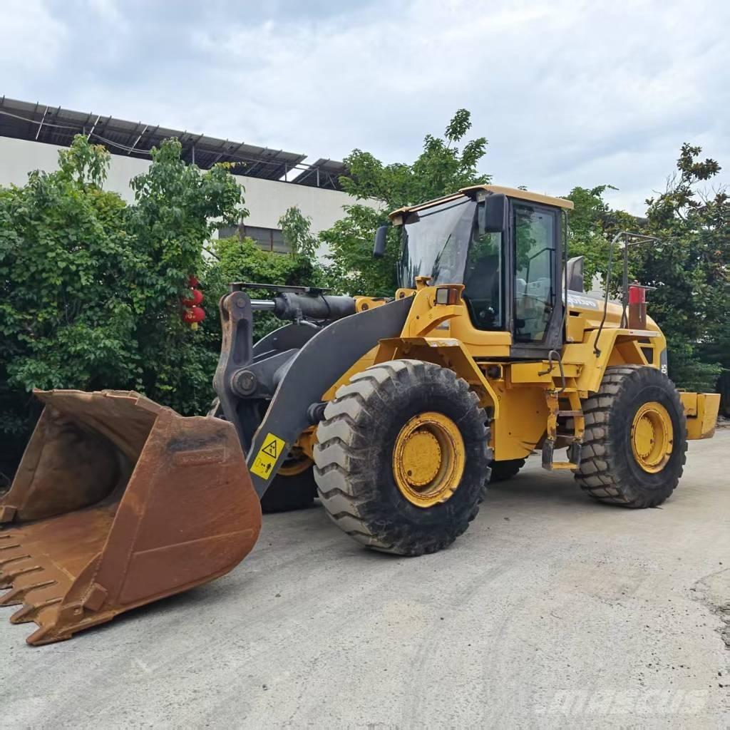 Volvo L 105 Pale gommate
