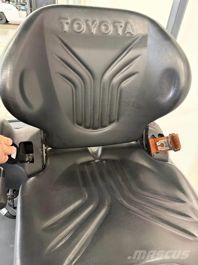 Toyota 11052 - 8FBE16T Carrelli elevatori elettrici