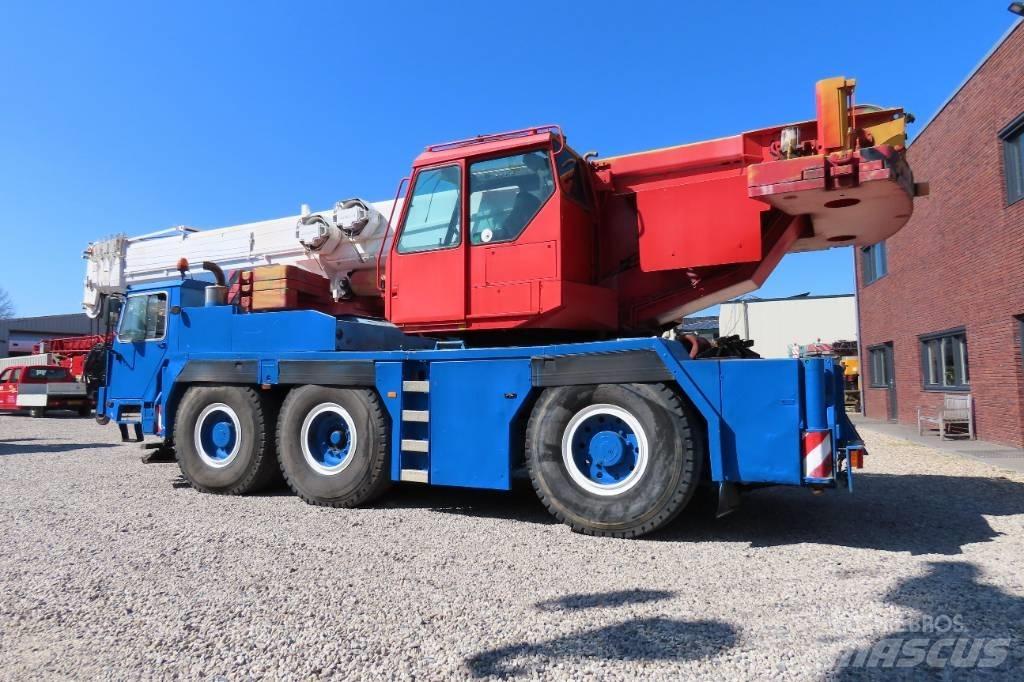 Liebherr LTM 1050-1 Gru per tutti i terreni