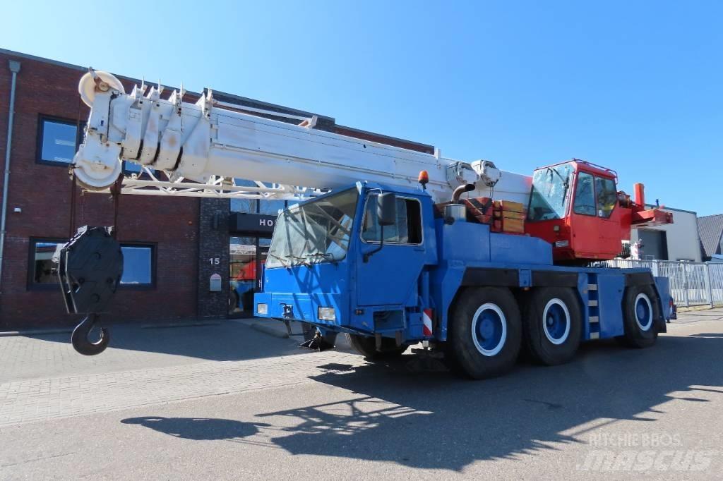 Liebherr LTM 1050-1 Gru per tutti i terreni