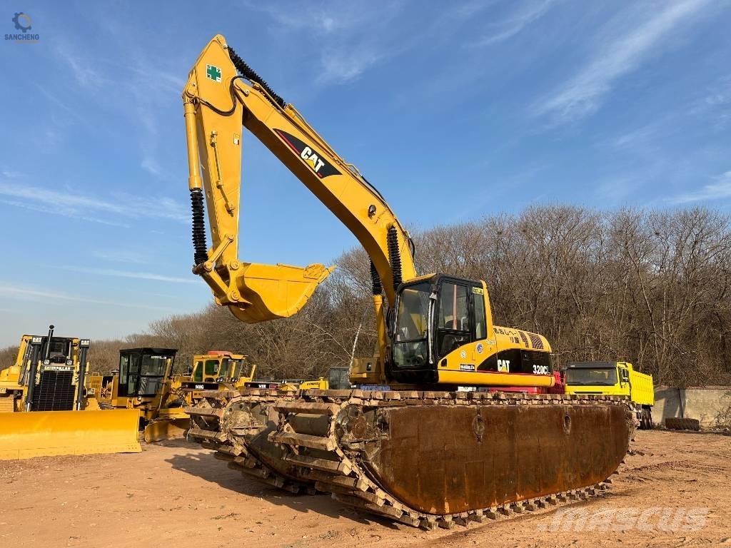 CAT 320 C L Escavatori anfibi