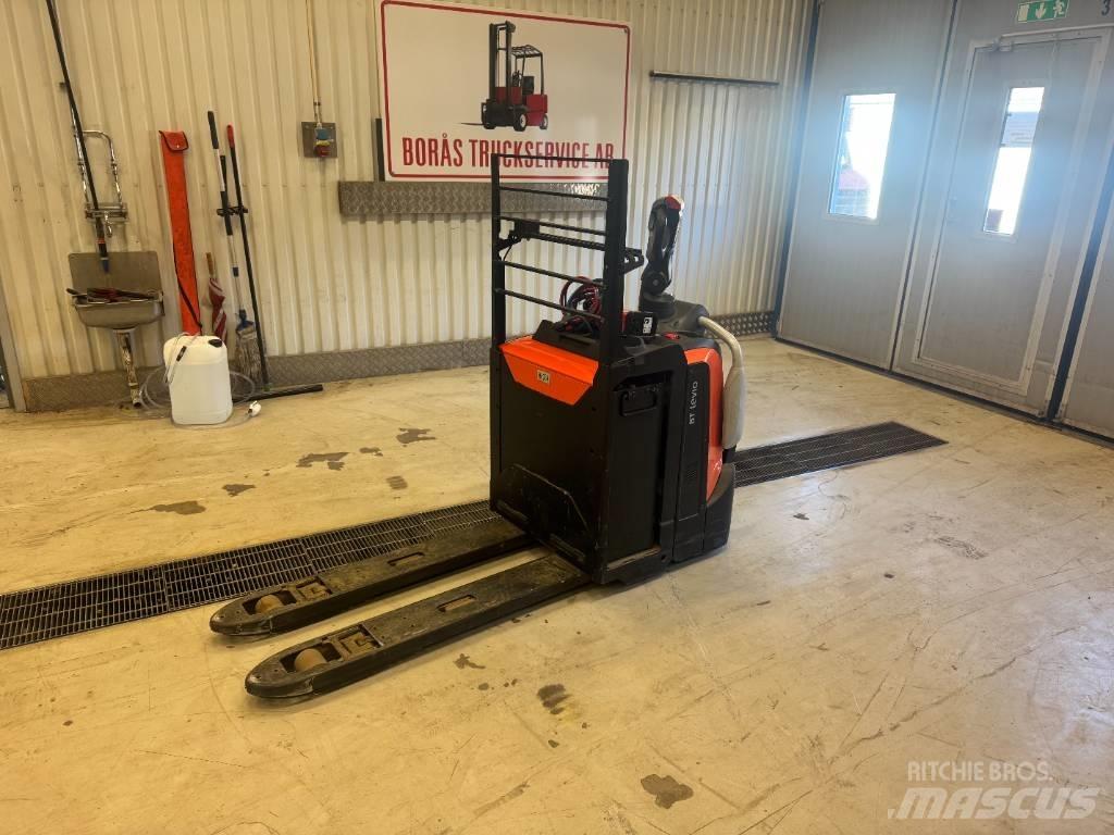 Toyota LPE 220 Carrelli elevatori bassi a piattaforma