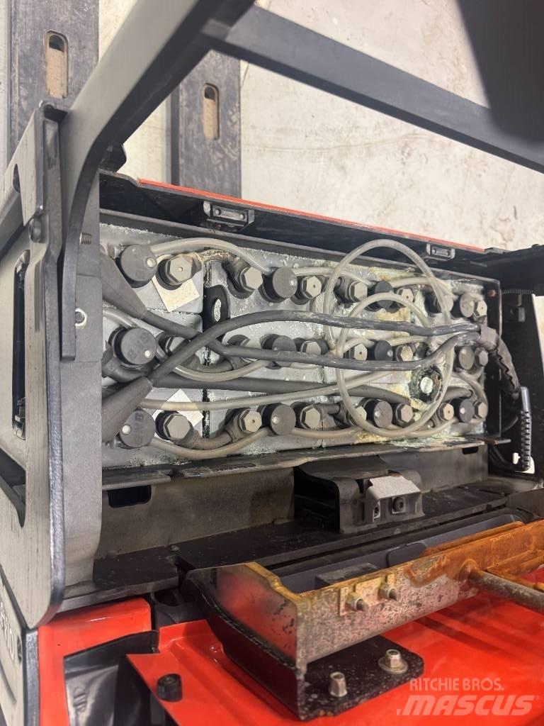 Toyota LPE 220 Carrelli elevatori bassi a piattaforma