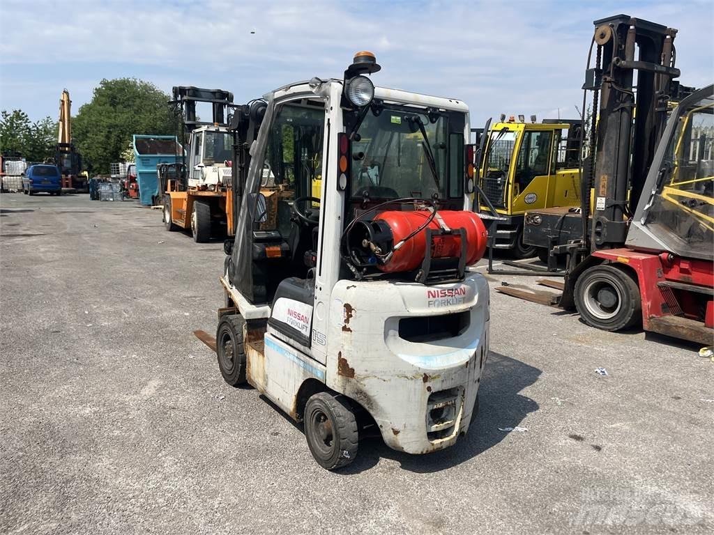 Nissan P1D1A15LQ Carrelli elevatori GPL