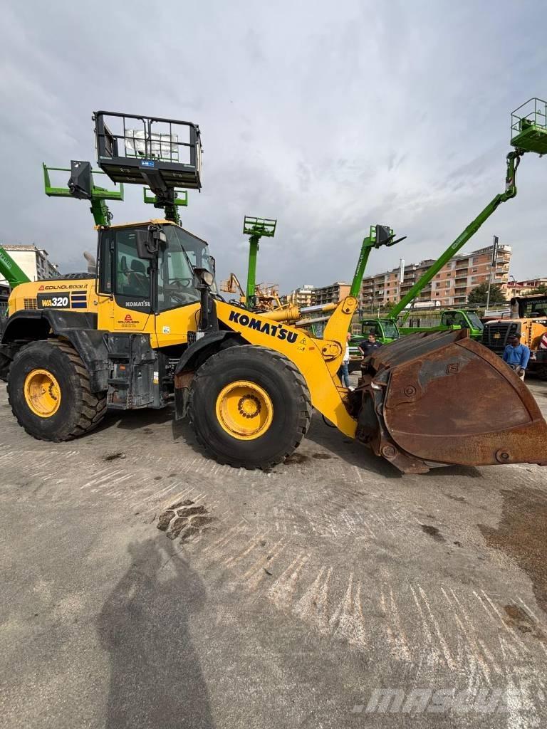 Komatsu WA 320-8 Pale gommate