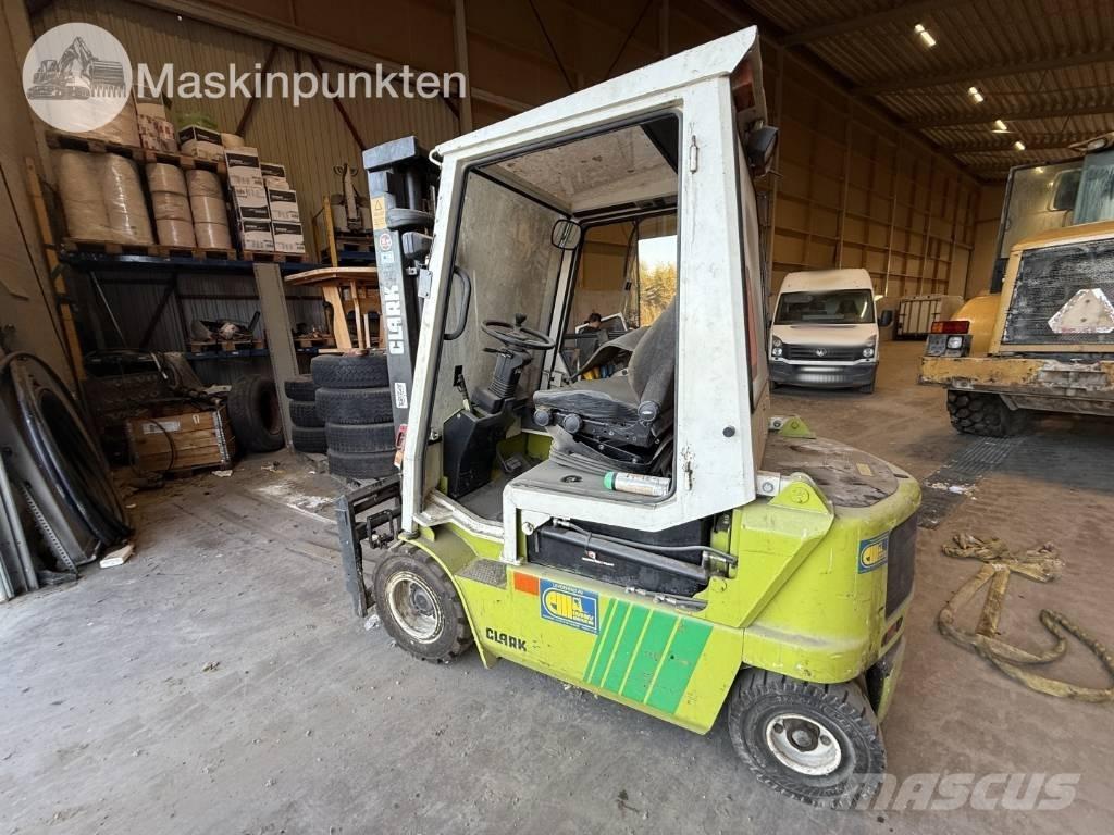 Clark CEM 25 Carrelli elevatori diesel