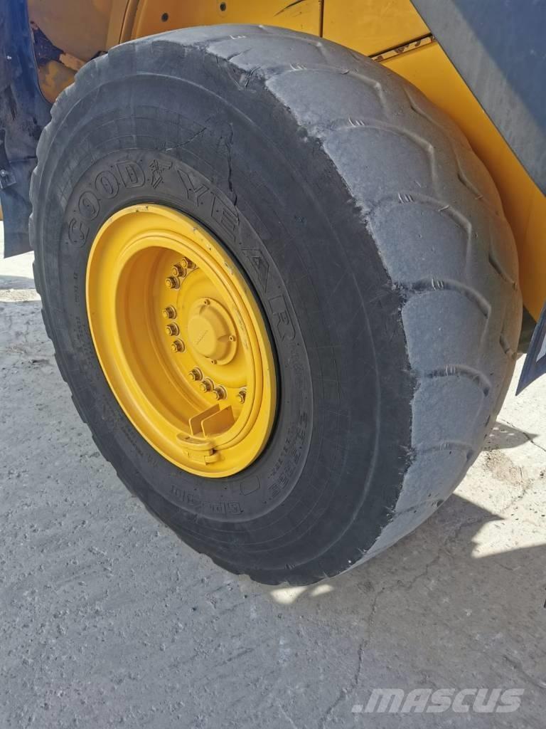 Volvo L110G Pale gommate