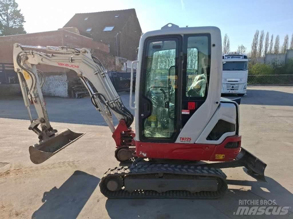 Takeuchi TB225LSA Miniescavatori