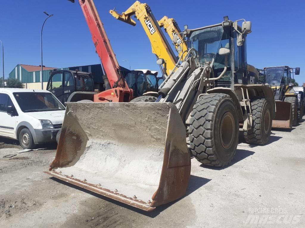 CAT 930 G Pale gommate