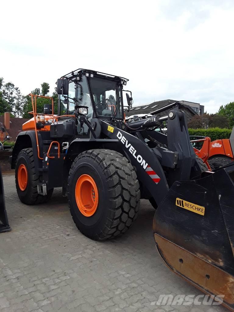 Doosan DL 420-7 Pale gommate