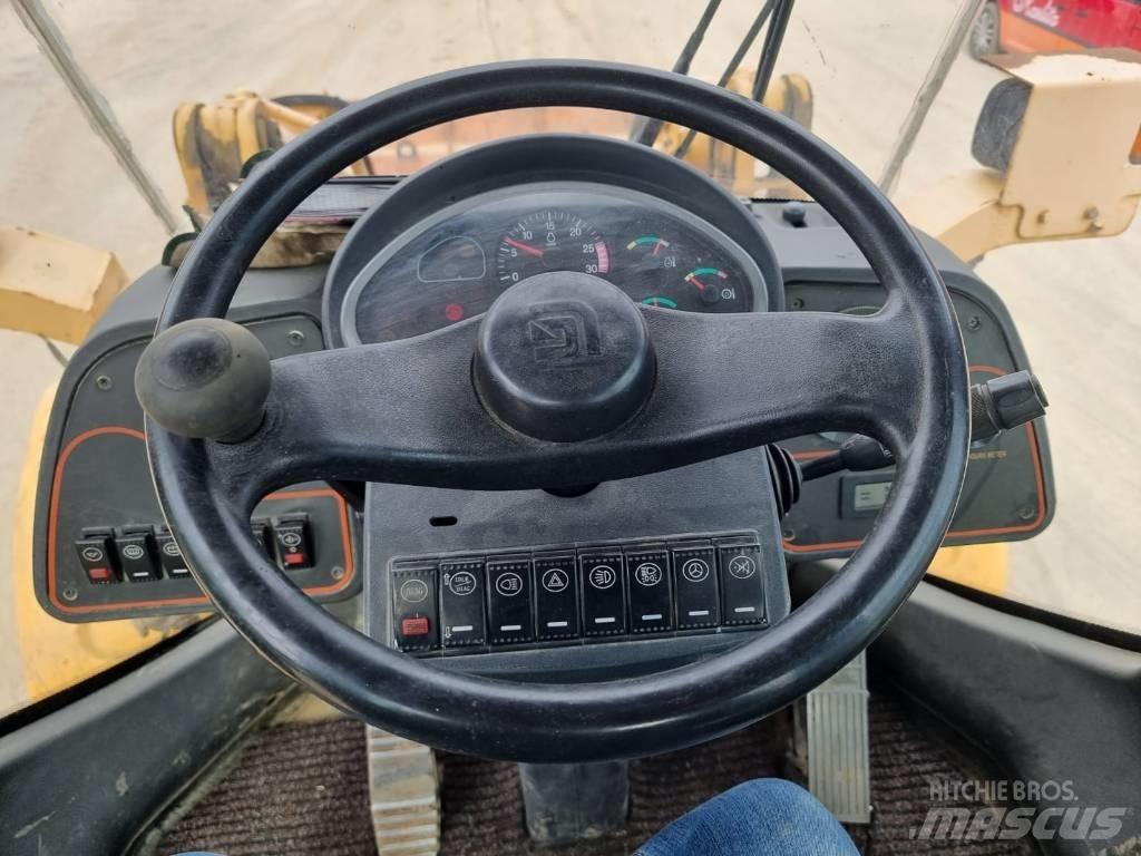 CAT CLG 824 Pale gommate