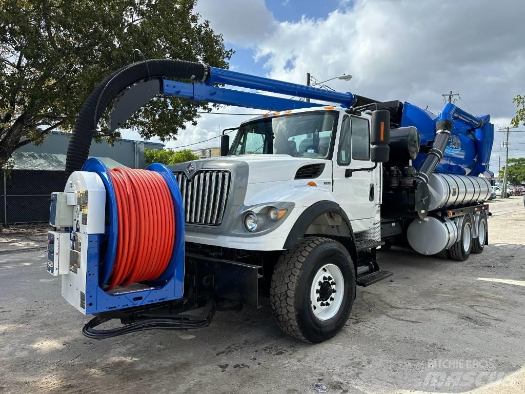 International 7500 Camion autospurgo