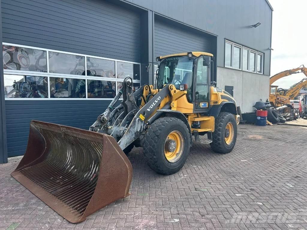 Volvo L45G Pale gommate