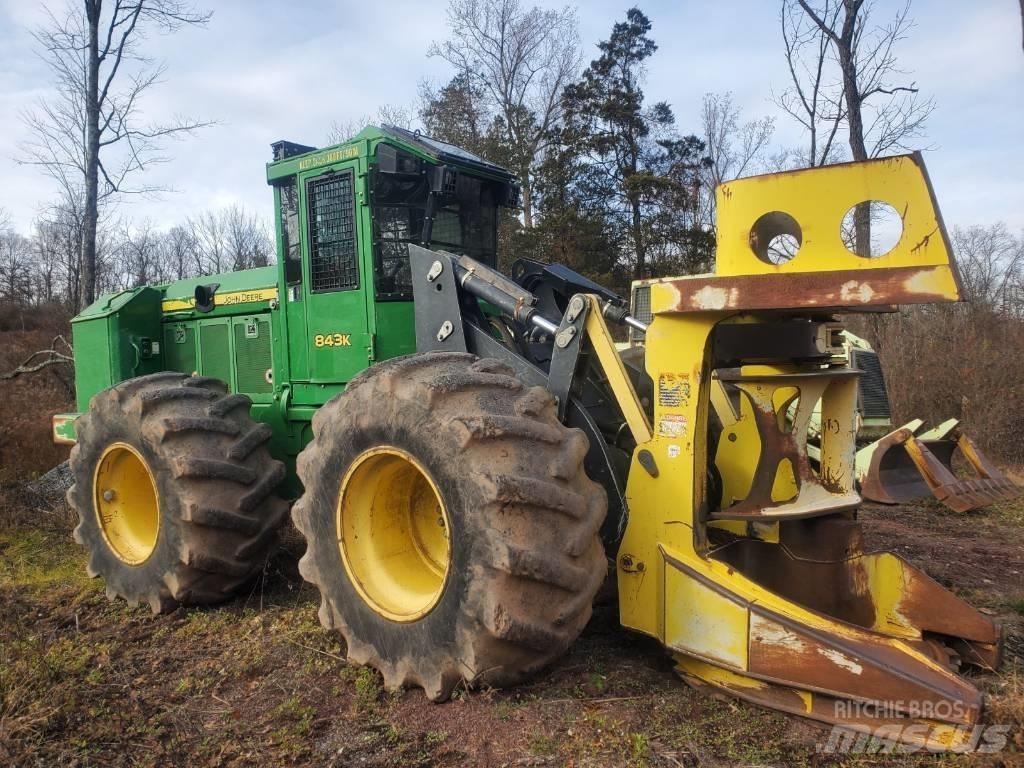 John Deere 843 K Abbattitrici cingolate e macchine forestali