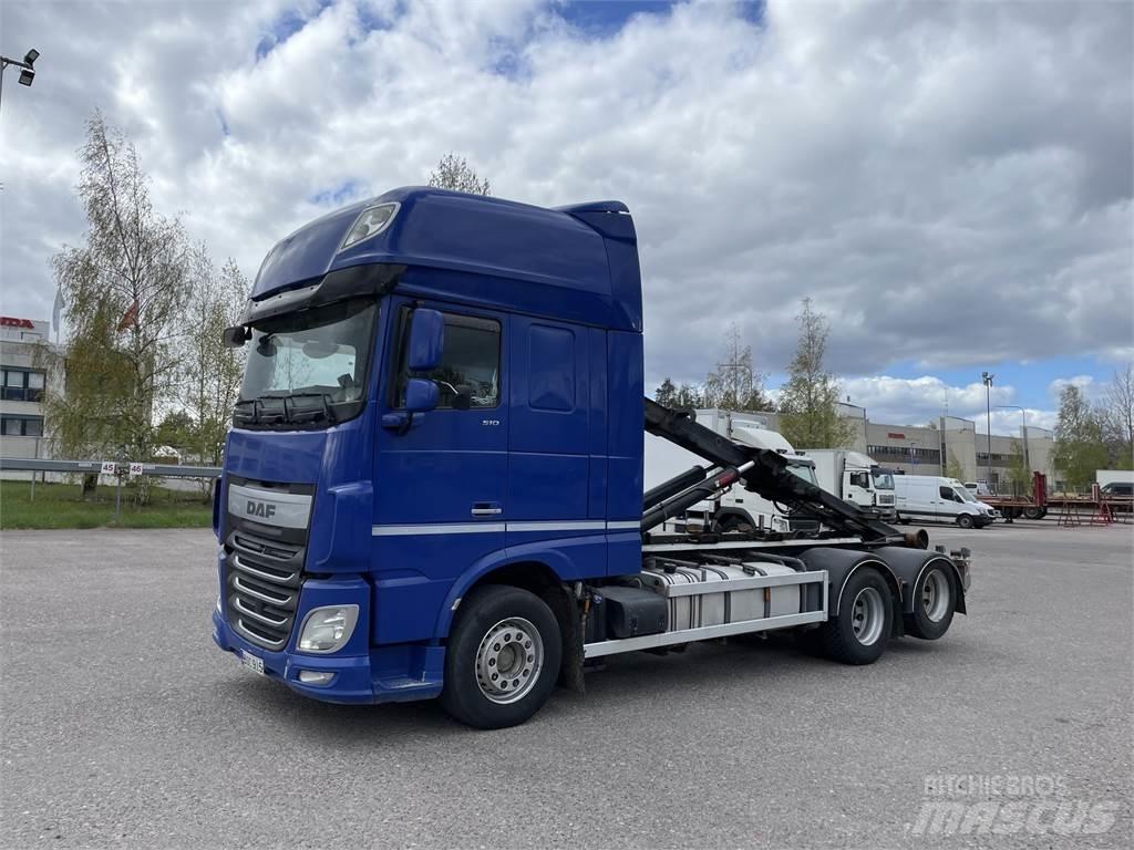 DAF XF510 6x2 Camion con gancio di sollevamento