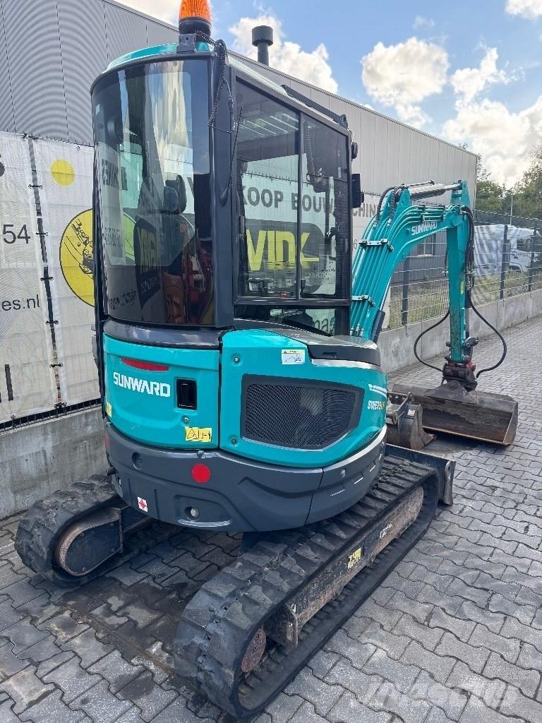 Sunward SWE 25 UF Miniescavatori