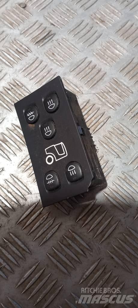 Scania R 440.    2091754 Cabine e interni