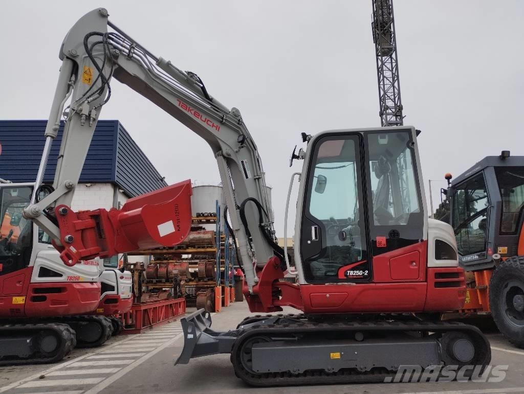 Takeuchi TB 250 2 Miniescavatori