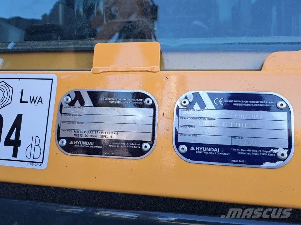 Hyundai R30 Z-9AK Miniescavatori
