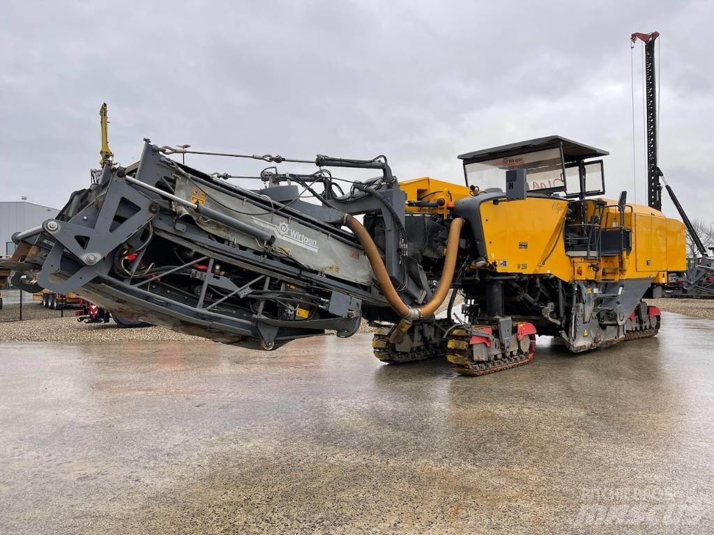 Wirtgen W250 Fresa a freddo per asfalto