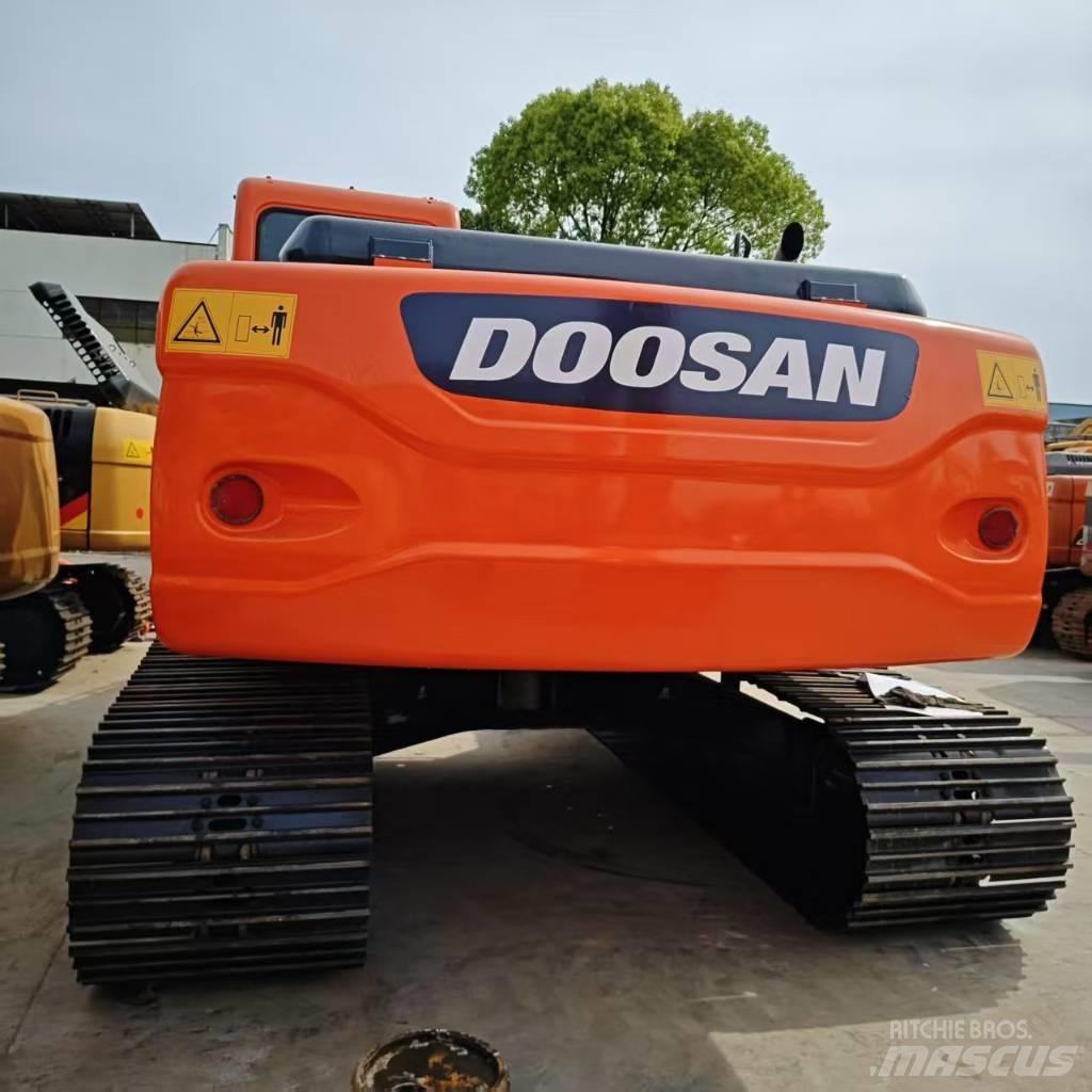 Doosan DX 225 Escavatori cingolati