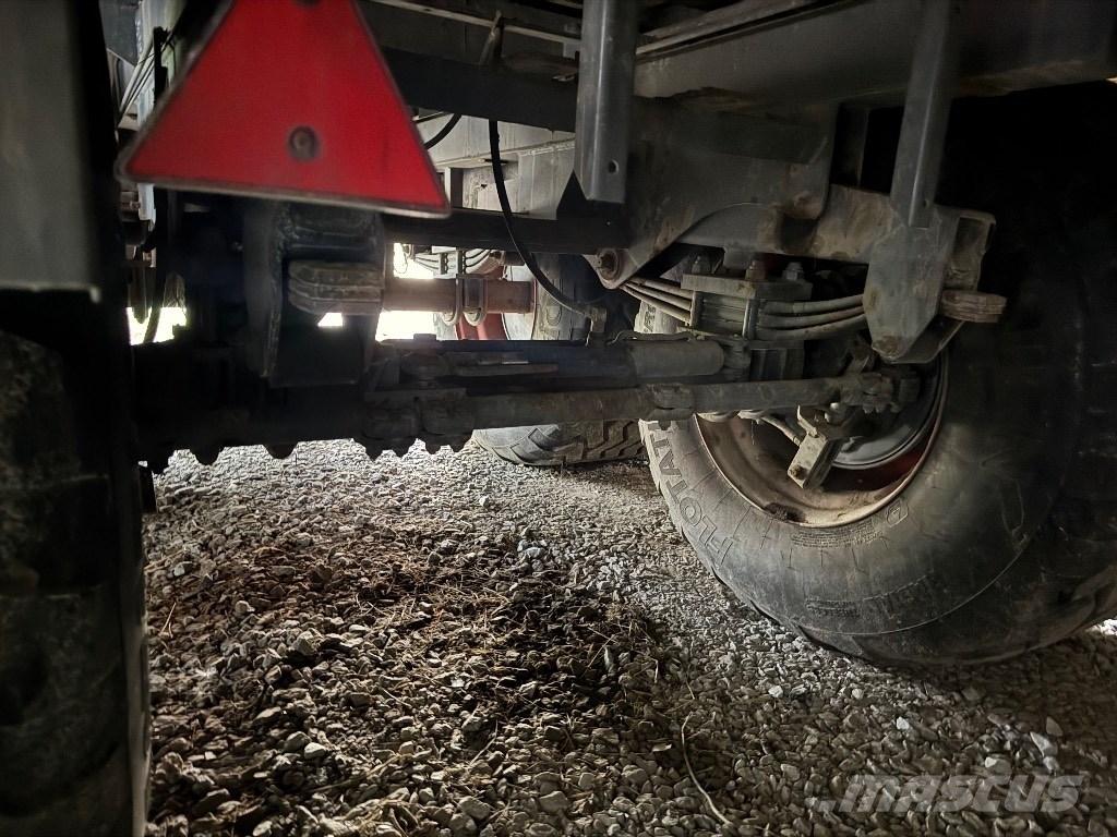 CLAAS Quantum 5800 P Rimorchi autocaricanti