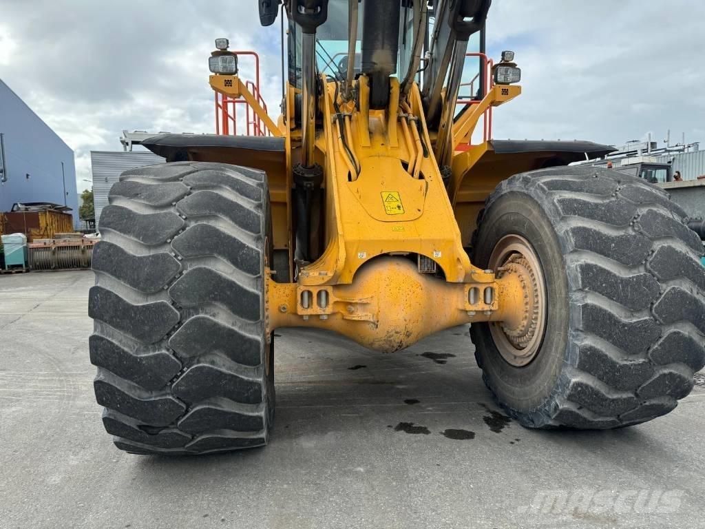 Volvo L 350 H Pale gommate
