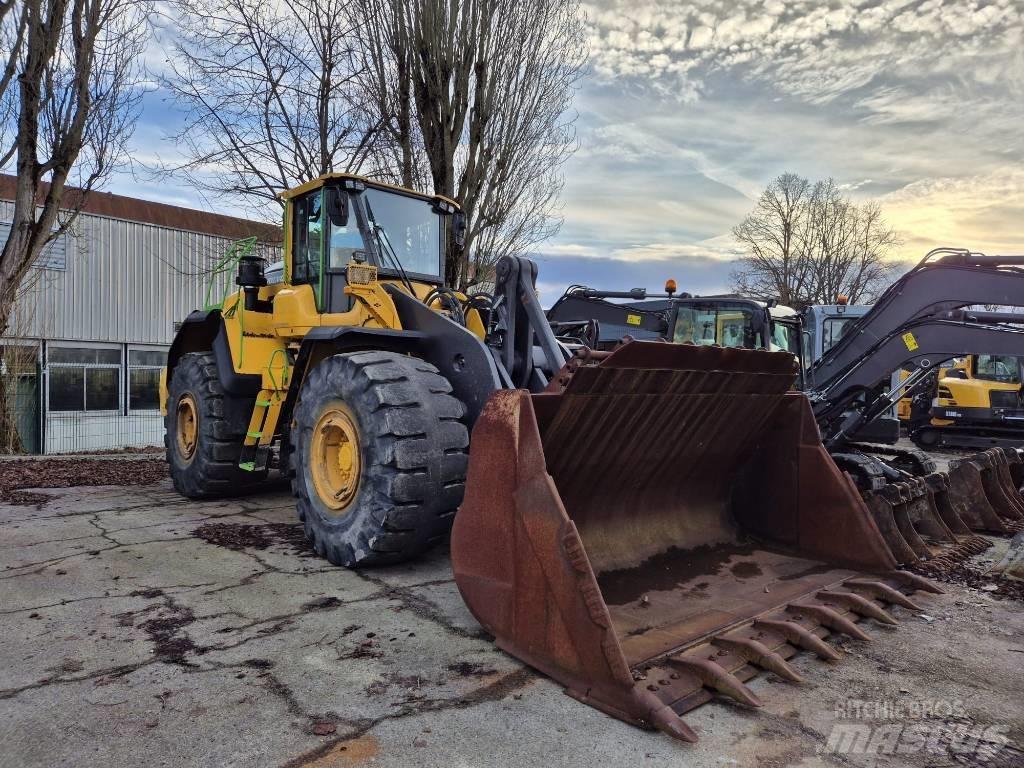 Volvo L 220 H Pale gommate