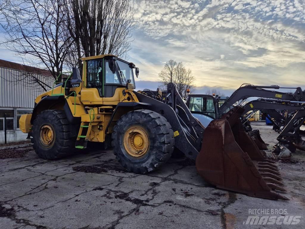 Volvo L 220 H Pale gommate