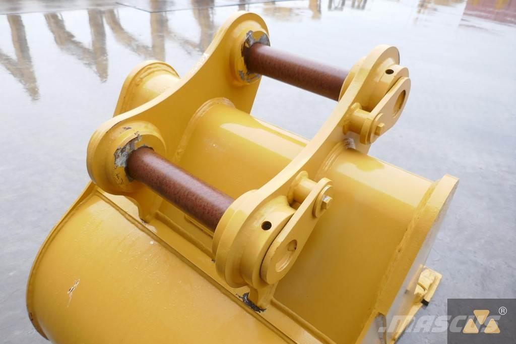 CAT 320 Bucket Benne