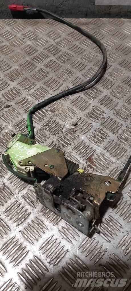 Scania R 440    1889268 Cabine e interni