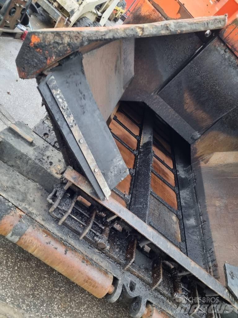 ABG Titan 8820 Finitrici